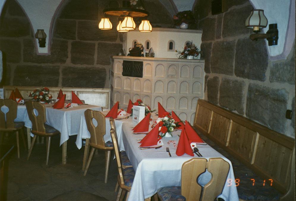 Kuhstall weiß rot 1